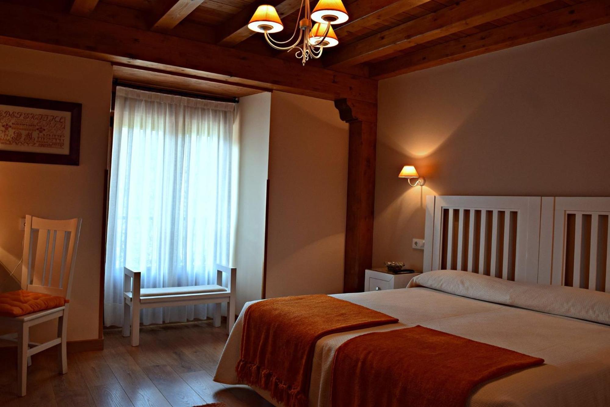 Posada Valle Del Oso Lerones Екстер'єр фото