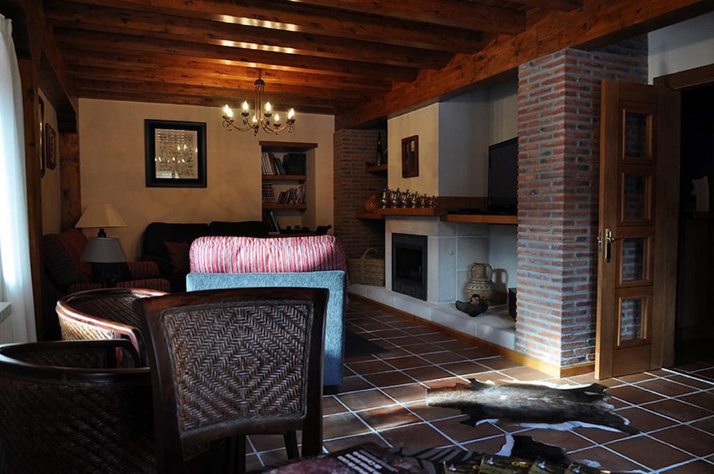 Posada Valle Del Oso Lerones Екстер'єр фото